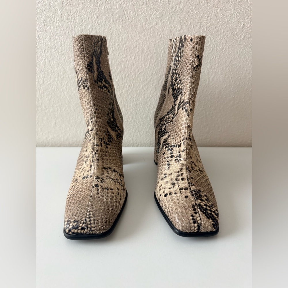 Free People Moonlight Snake Ankle Boots EU 39 NWOT - Picture 3 of 7